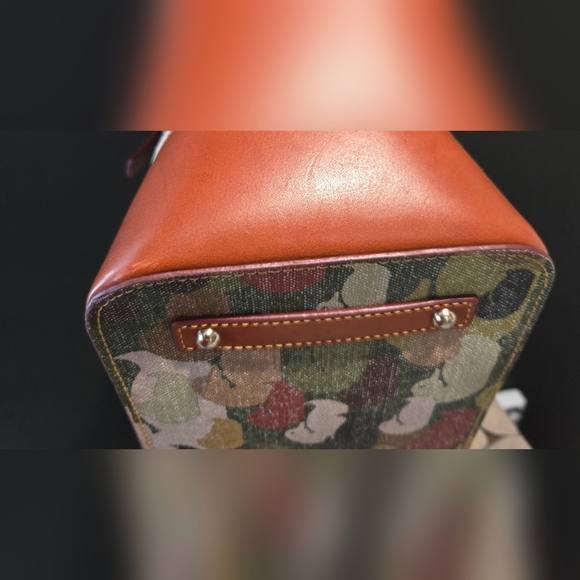 Dooney and Bourke Robinson Collection Camo Duck tote EUC - Picture 8 of 11